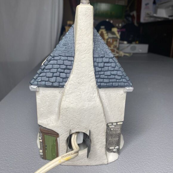 Dept 56 Dickens Village Series Morston Steak and Kidney Pie Lighted 1995 Retired - Picture 5 of 8